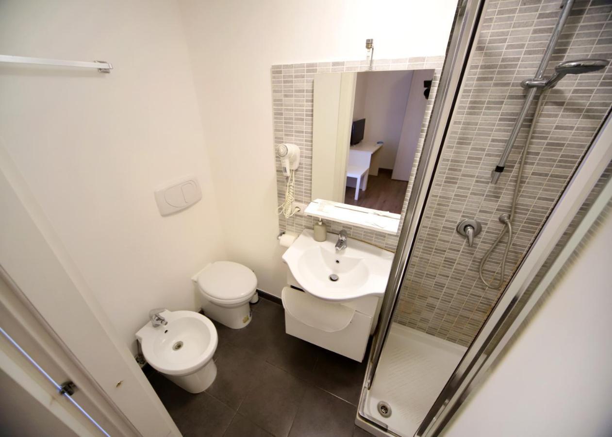 Rooms In Shared Apartment - City Center Catania Exterior photo